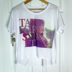 Women's Taylor Swift White T-Shirt. NWT. Size Small